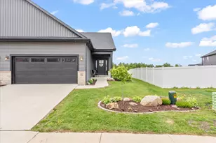 1 Prairie Trl, Monticello, IL 61856 - Photo 2
