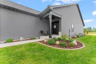 1 Prairie Trl, Monticello, IL 61856 - Photo 4