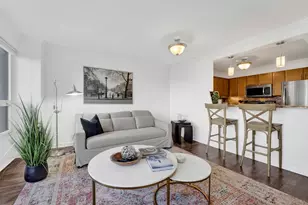 30 E Huron St, Chicago, IL 60611 - Photo 4