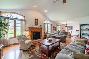 471 Linden Cir, Beecher, IL 60401 - Photo 4