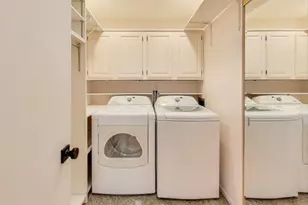 300 Boardwalk Pl, Park Ridge, IL 60068 - Photo 30