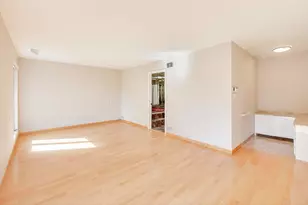 300 Boardwalk Pl, Park Ridge, IL 60068 - Photo 18