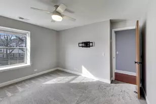 10 Waterbury Ln, Schaumburg, IL 60193 - Photo 16