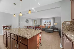 102 S Adeline Ave, Addison, IL 60101 - Photo 6