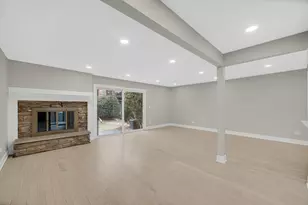 101 W Brighton Pl, Mount Prospect, IL 60056 - Photo 4