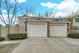 101 W Brighton Pl, Mount Prospect, IL 60056 - Photo 2