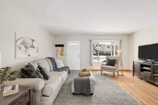 1020 Newberry Ave, La Grange Park, IL 60526 - Photo 4