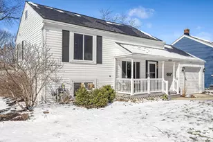 1020 Newberry Ave, La Grange Park, IL 60526 - Photo 2