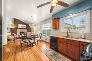 724 Small Ct, Naperville, IL 60563 - Photo 6