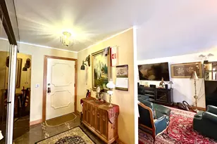 9529 Bronx Ave, Skokie, IL 60077 - Photo 8