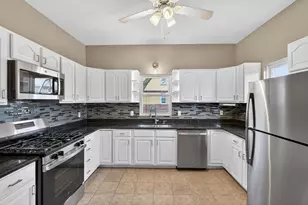 1657 N Harding Ave, Chicago, IL 60647 - Photo 2