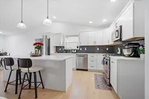 2513 Pampas Ln, Bloomington, IL 61705 - Photo 10