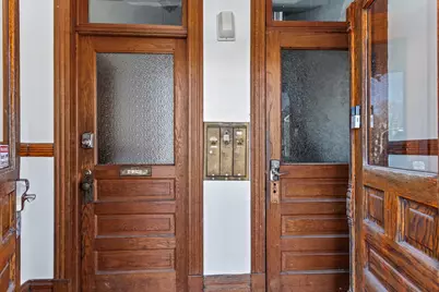 1033 W Wellington Avenue, Chicago, IL 60657 - Photo 4