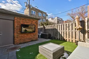 1910 N Larrabee St, Chicago, IL 60614 - Photo 20