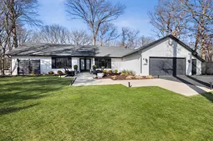 1828 White Fence Ln, Libertyville, IL 60048 - Photo 1