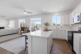 2006 Serenity Ln, Woodstock, IL 60098 - Photo 12