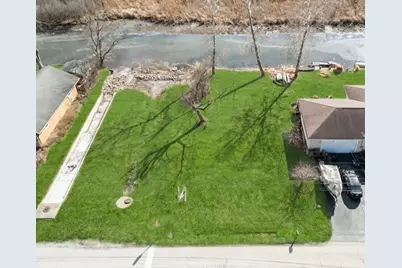818 Sheridan Drive, Wauconda, IL 60084 - Photo 2