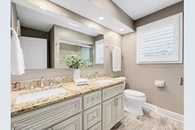 2S630 Avenue Chateaux East, Oak Brook, IL 60523 - Photo 28