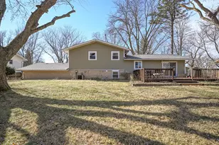 6825 Meadow Crest Dr, Downers Grove, IL 60516 - Photo 22