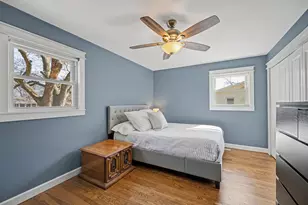 6825 Meadow Crest Dr, Downers Grove, IL 60516 - Photo 12