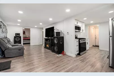 527 S Calumet Avenue, Aurora, IL 60506 - Photo 4