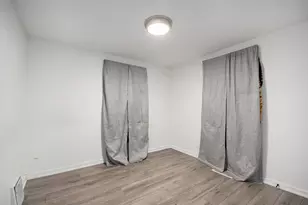 527 S Calumet Ave, Aurora, IL 60506 - Photo 8