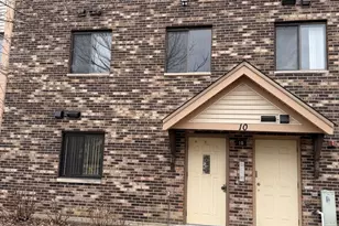 10 Parkside Ct, Vernon Hills, IL 60061 - Photo 1