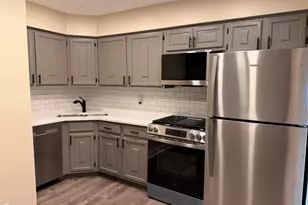 10 Parkside Ct, Vernon Hills, IL 60061 - Photo 10