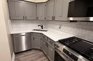 10 Parkside Ct, Vernon Hills, IL 60061 - Photo 12