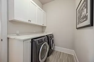 105 S Cottage Hill Ave, Elmhurst, IL 60126 - Photo 16