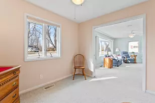 460 E Broadway Ave, Crystal Lake, IL 60014 - Photo 14