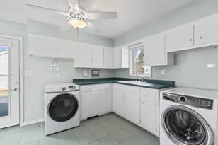 460 E Broadway Ave, Crystal Lake, IL 60014 - Photo 16