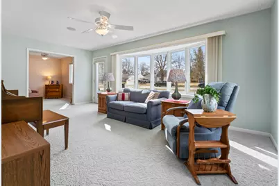 460 E Broadway Avenue, Crystal Lake, IL 60014 - Photo 4