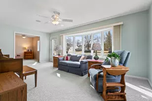 460 E Broadway Ave, Crystal Lake, IL 60014 - Photo 4