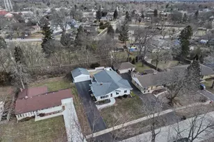 460 E Broadway Ave, Crystal Lake, IL 60014 - Photo 22