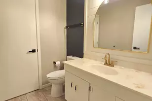 7030 Park Ln Ct, Woodridge, IL 60517 - Photo 12