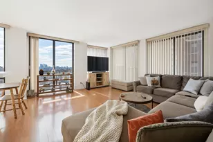 345 W Fullerton Pkwy, Chicago, IL 60614 - Photo 4