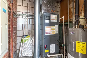 8620 W 95th St, Hickory Hills, IL 60457 - Photo 16