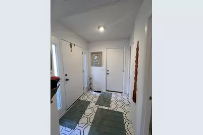 466 44th Ave Court #17, East Moline, IL 61244 - Photo 2