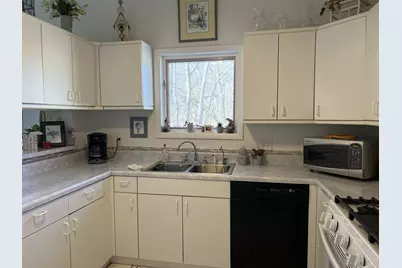 466 44th Ave Court #17, East Moline, IL 61244 - Photo 6