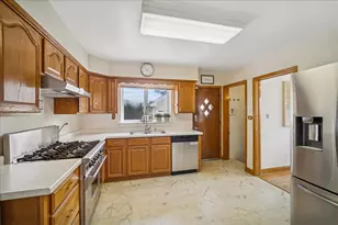 915 S Owen St, Mount Prospect, IL 60056 - Photo 8