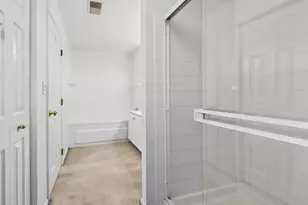 31104 Carpenter Ct, Warrenville, IL 60555 - Photo 20