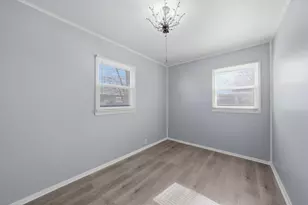 722 W Park Ave, Aurora, IL 60506 - Photo 16