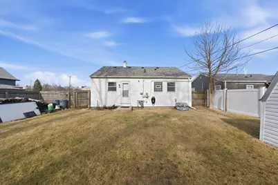 722 W Park Avenue, Aurora, IL 60506 - Photo 22