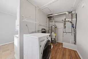 722 W Park Ave, Aurora, IL 60506 - Photo 18