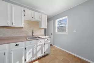 722 W Park Ave, Aurora, IL 60506 - Photo 10