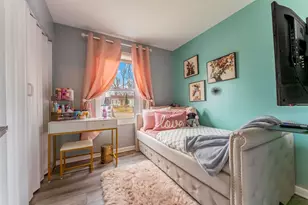 12 E Pine St, Streamwood, IL 60107 - Photo 4