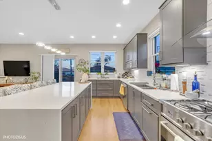 5233 N Osceola Ave, Chicago, IL 60656 - Photo 4