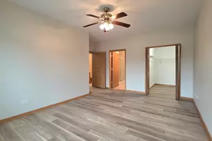 8237 Auburn Ln, Frankfort, IL 60423 - Photo 14