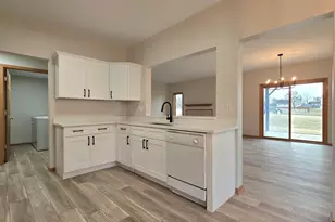 8237 Auburn Ln, Frankfort, IL 60423 - Photo 6